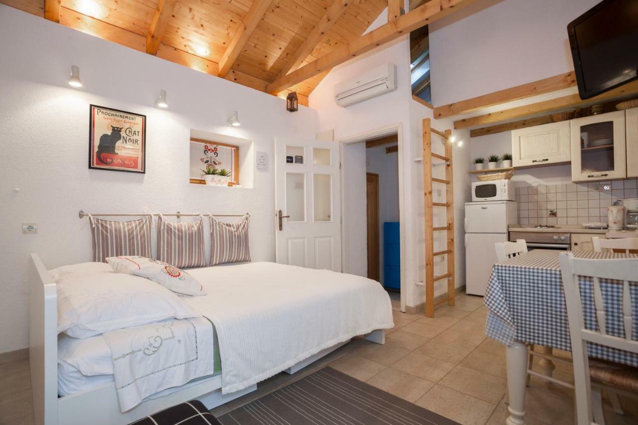 Studio Apartment Karlo Σπλιτ Εξωτερικό φωτογραφία